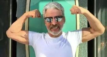 俄罗斯网红老头机长,传奇飞行生涯与网络爆红背后的故事