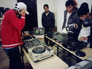 关于娱乐的工作,创意与商业的交汇点