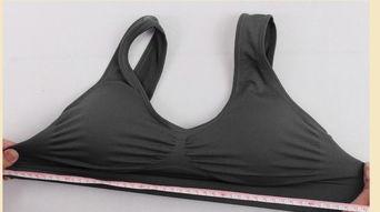 女生的胸照片不带胸罩,无罩胸照下的真实风采