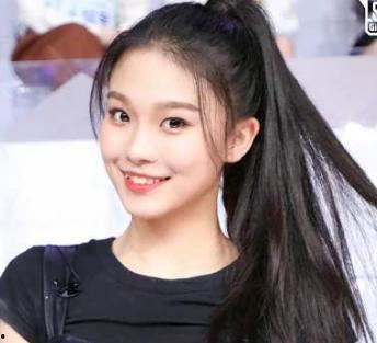 安崎家世背景,出身名门，才华横溢的演艺新星