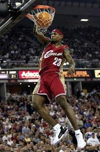 詹姆斯最帅图片,定格永恒的球场风采